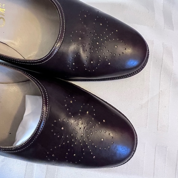 20% off Salvatore Ferragamo leather block heel shoes - Picture 9 of 11